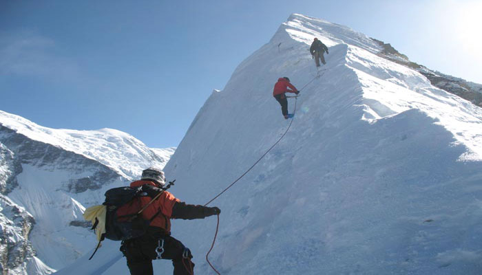 peak climbing in nepal